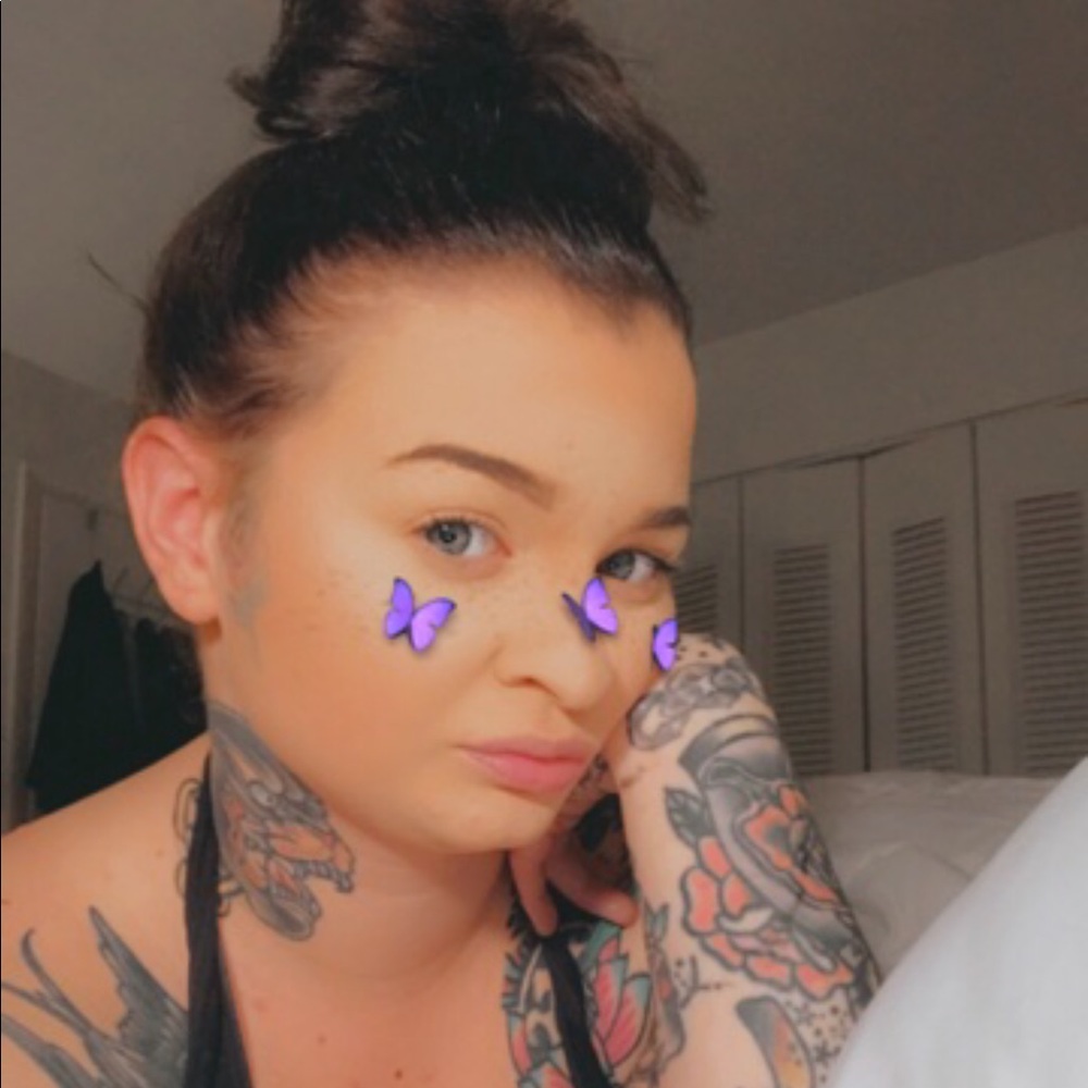 Meet your Posher, Angela